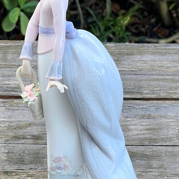 RETIRED LLADRO 7622 BASKET OF LOVE GIRL & FLOWERS FIGURINE with Original BOX - Picture 7 of 13